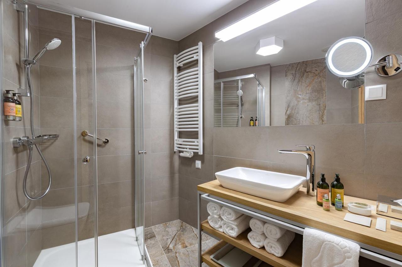 Platinum Mountain Hotel&Spa Szklarska Poreba Exterior photo A modern bathroom