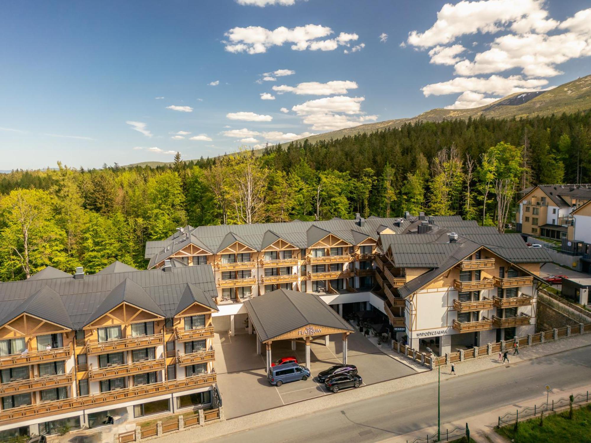 Platinum Mountain Hotel&Spa Szklarska Poreba Exterior photo View of the village