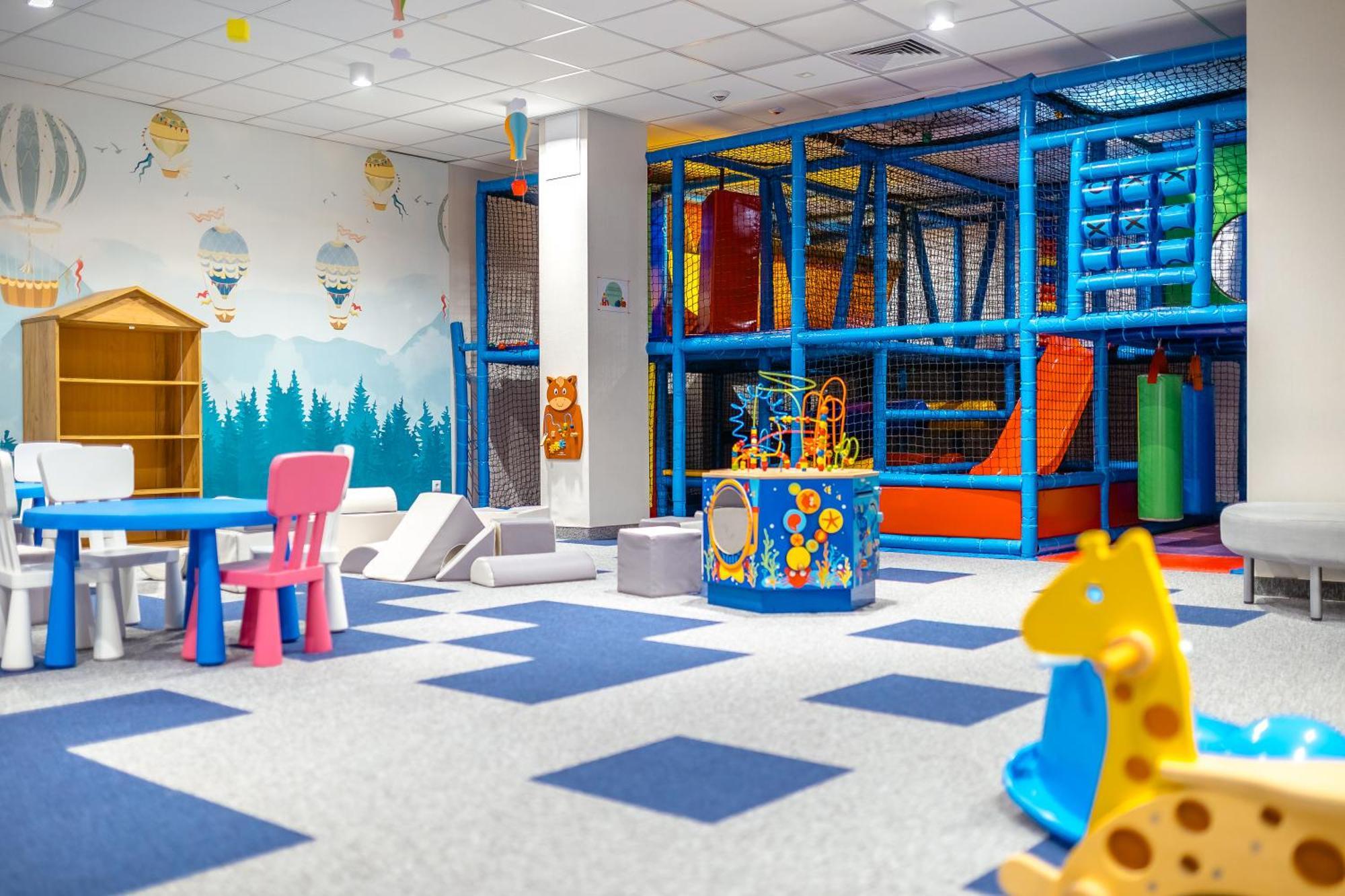 Platinum Mountain Hotel&Spa Szklarska Poreba Exterior photo An indoor playground