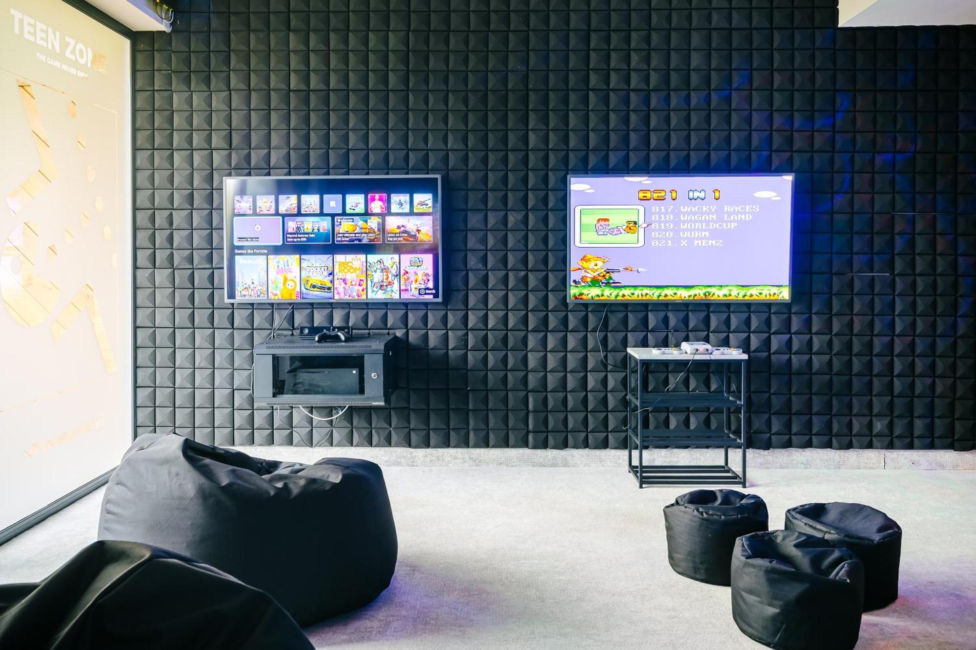 Platinum Mountain Hotel&Spa Szklarska Poreba Exterior photo The Xbox Game Lounge at the 2019 Consumer Electronics Show